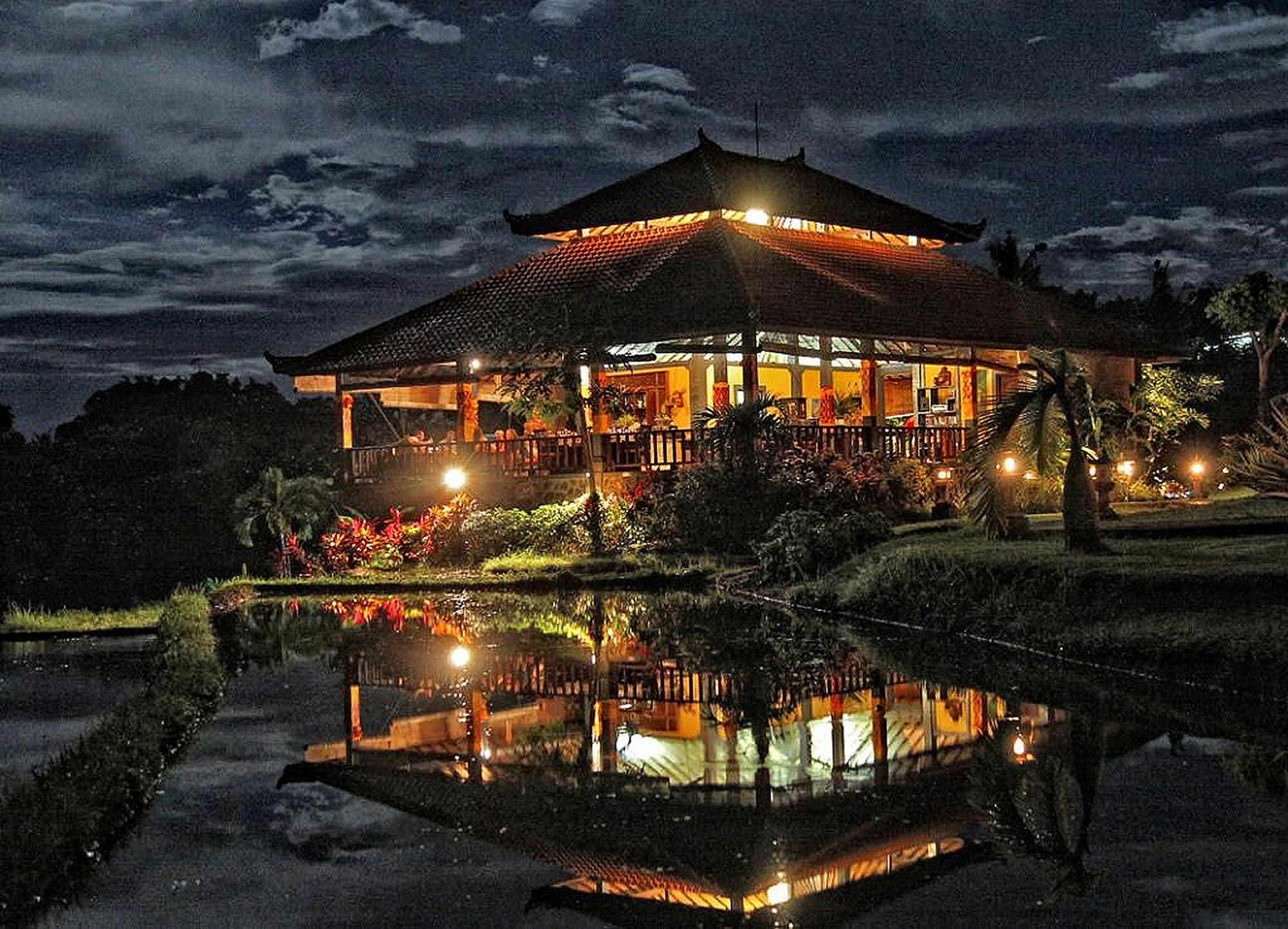 Puri Mangga Sea View Resort And Spa Lovina Esterno foto